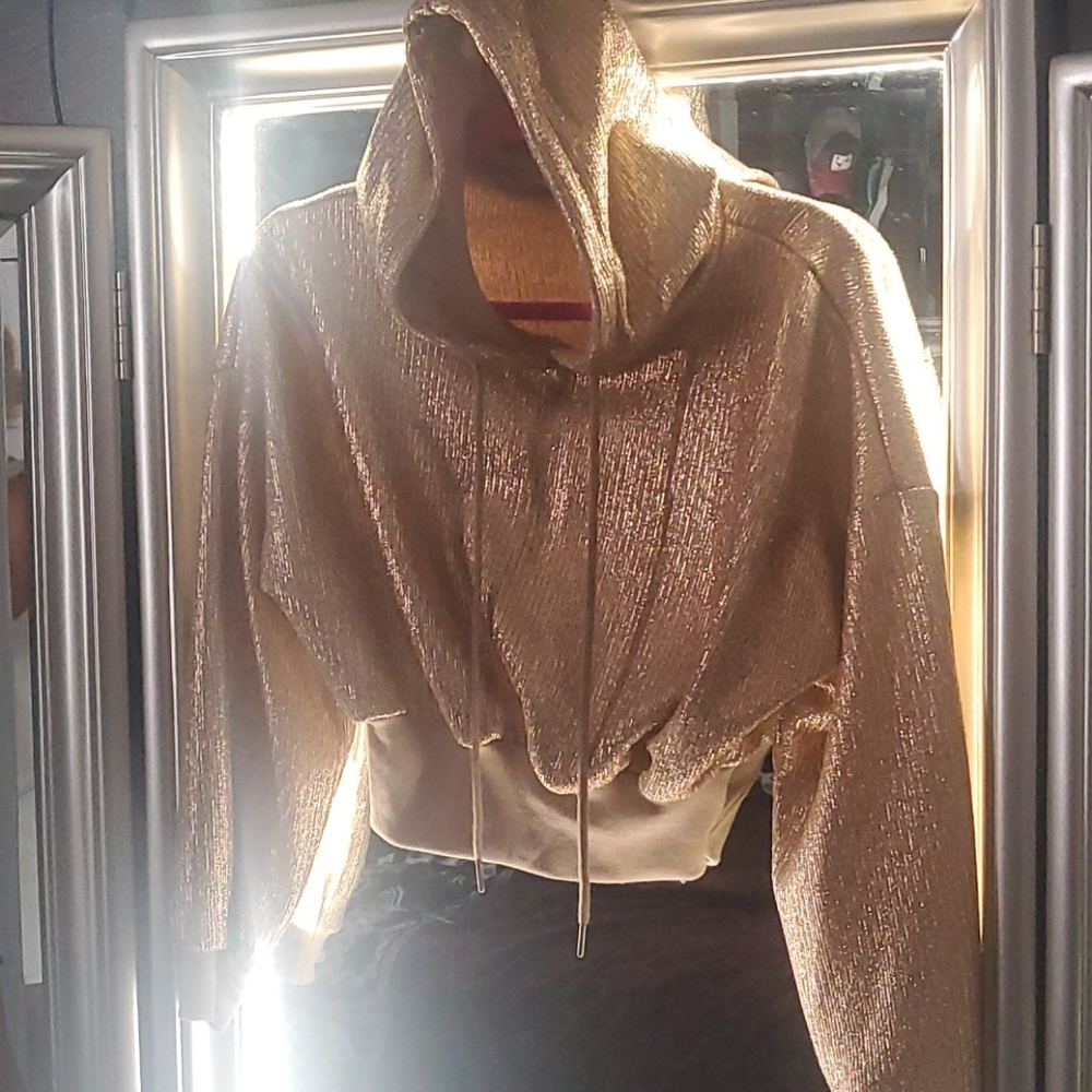 Bronze short sweater
